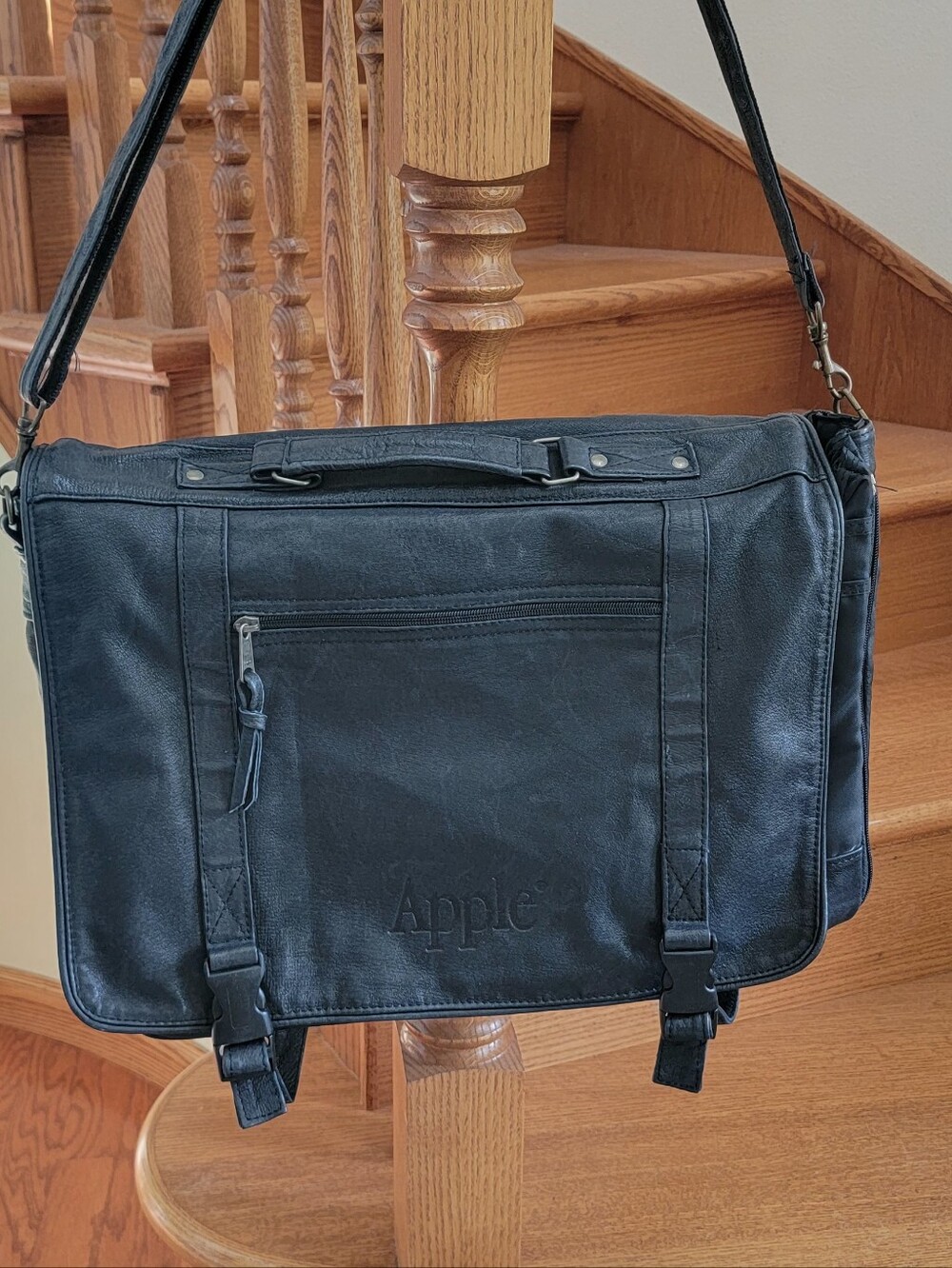 Apple Black Leather Computer Bag with Front Zip Pocket